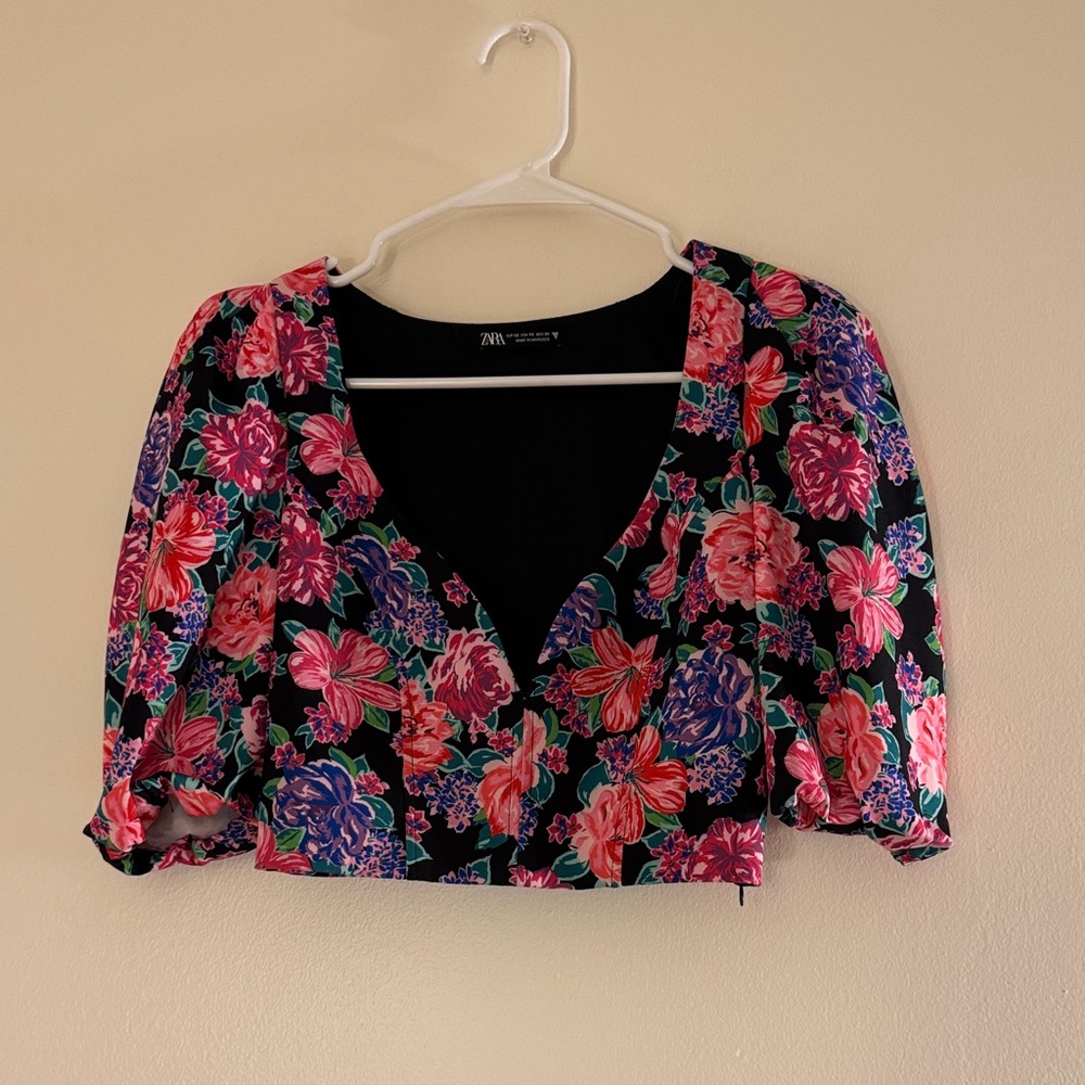 ZARA Cropped Floral Puff Sleeve Top